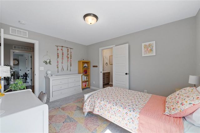 1505 SW Georgetown Drive, Lee's Summit, MO 64082