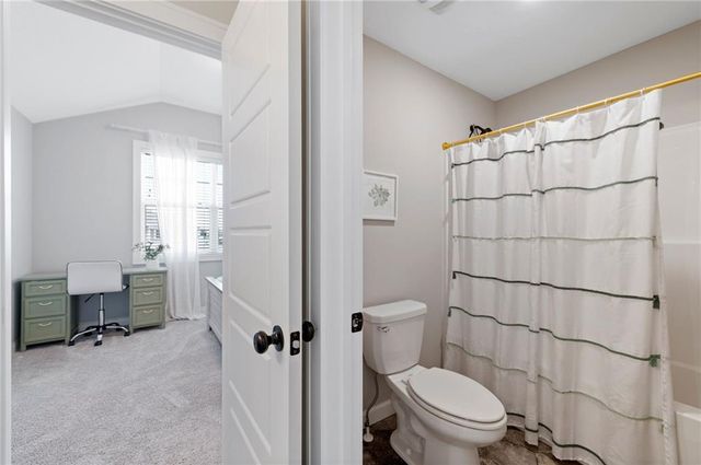 1505 SW Georgetown Drive, Lee's Summit, MO 64082