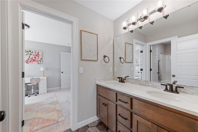 1505 SW Georgetown Drive, Lee's Summit, MO 64082