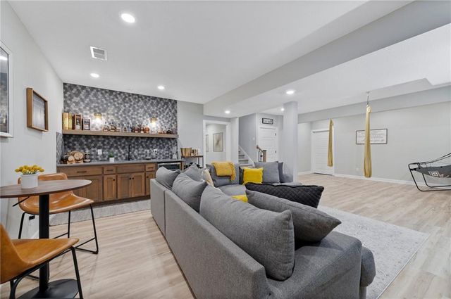 1505 SW Georgetown Drive, Lee's Summit, MO 64082