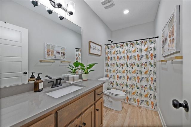 1505 SW Georgetown Drive, Lee's Summit, MO 64082