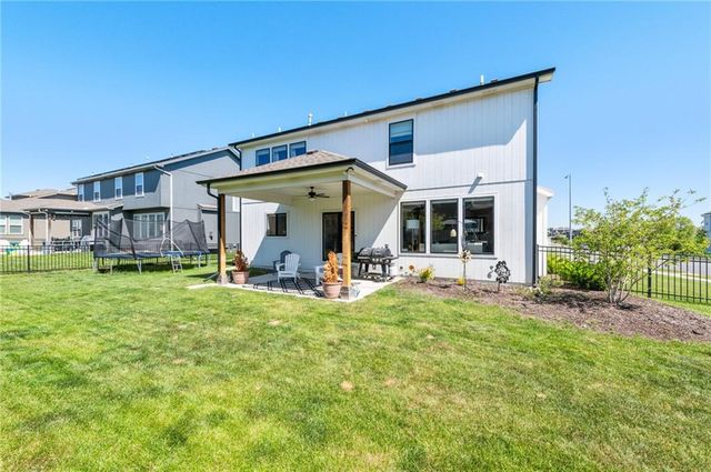 1505 SW Georgetown Drive, Lee's Summit, MO 64082