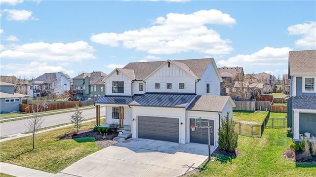 1505 SW Georgetown Drive, Lee's Summit, MO 64082