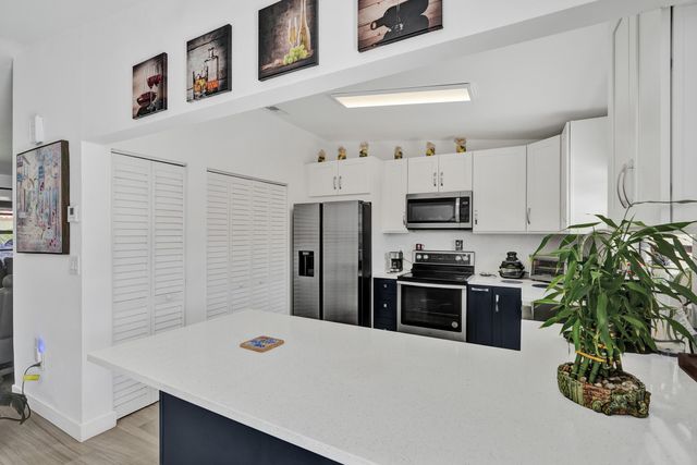 5810 SW 112th Way, Cooper City, FL 33330