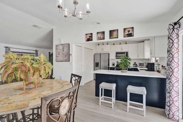 5810 SW 112th Way, Cooper City, FL 33330