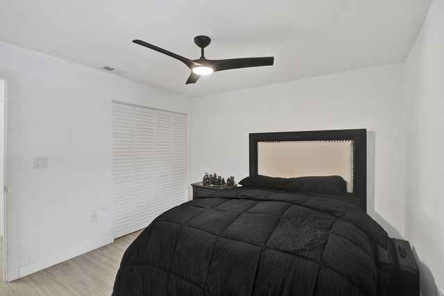 5810 SW 112th Way, Cooper City, FL 33330