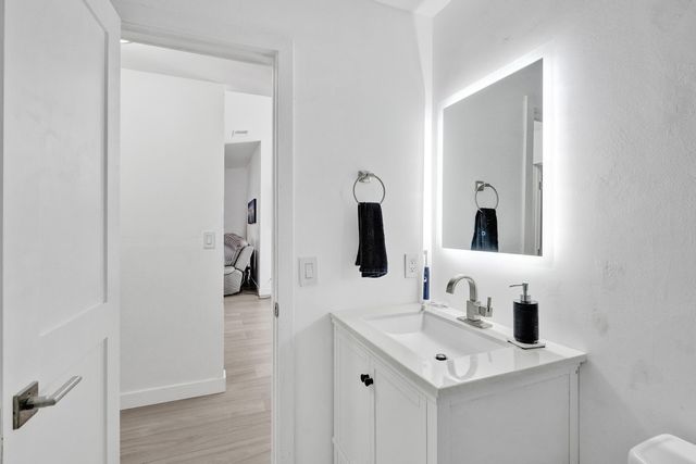 5810 SW 112th Way, Cooper City, FL 33330