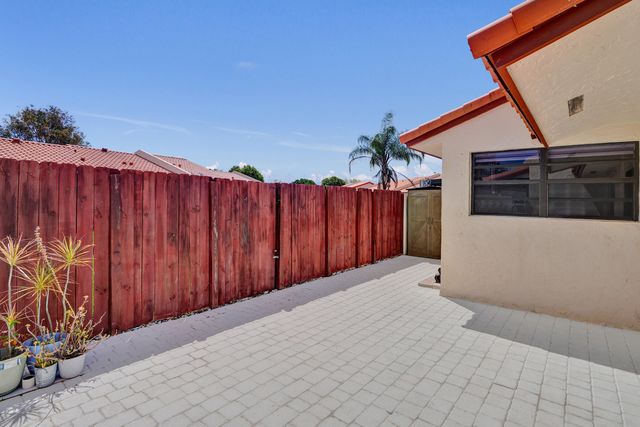 5810 SW 112th Way, Cooper City, FL 33330