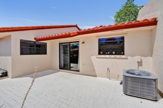 5810 SW 112th Way, Cooper City, FL 33330