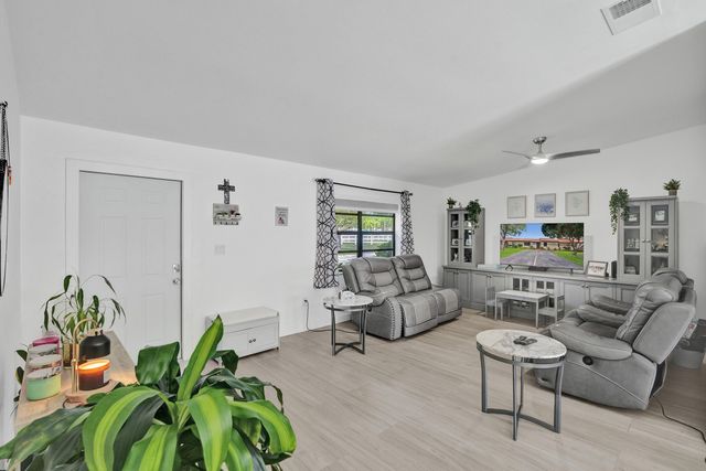 5810 SW 112th Way, Cooper City, FL 33330