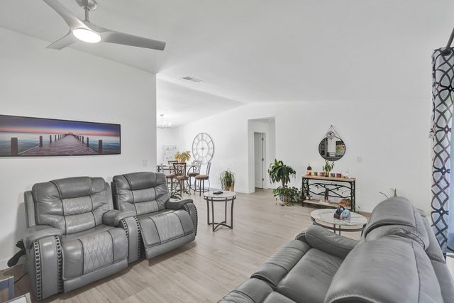 5810 SW 112th Way, Cooper City, FL 33330