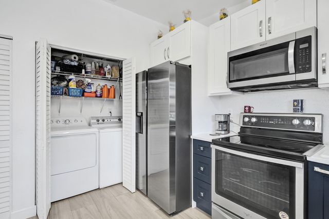 5810 SW 112th Way, Cooper City, FL 33330