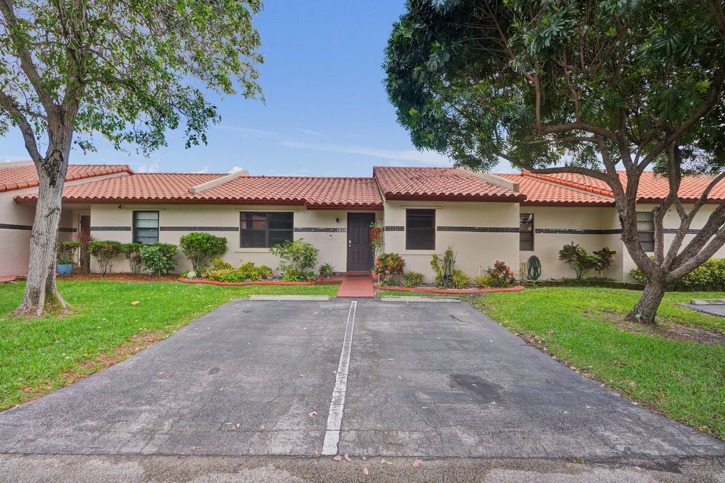 5810 SW 112th Way, Cooper City, FL 33330