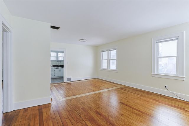 11 N Barrett Street, Niles, MI 49120