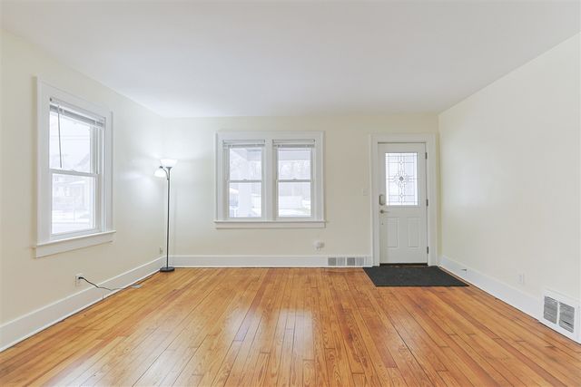 11 N Barrett Street, Niles, MI 49120