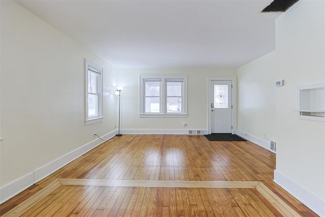 11 N Barrett Street, Niles, MI 49120