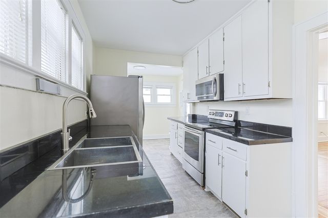 11 N Barrett Street, Niles, MI 49120