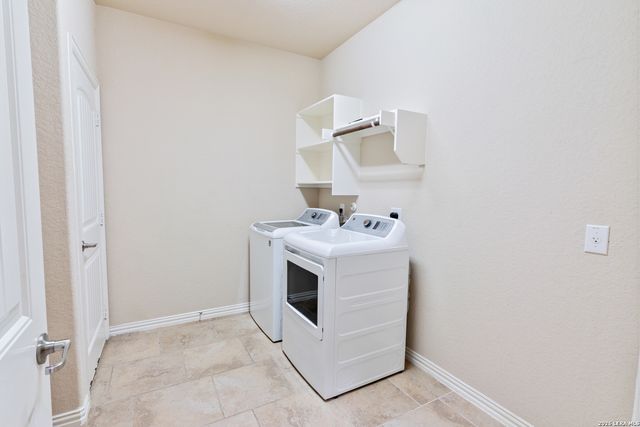 807 Gold Beauty, San Antonio, TX 78245