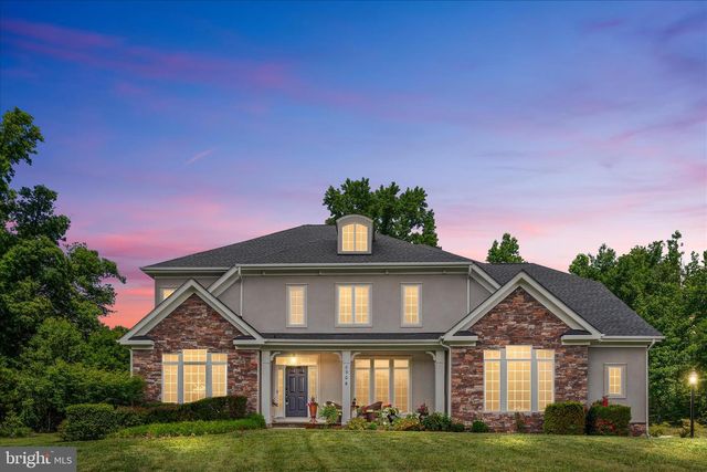 8906 LAUREL OVERLOOK DR, Lorton, VA 22079