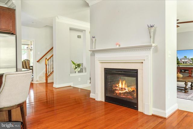 8906 LAUREL OVERLOOK DR, Lorton, VA 22079