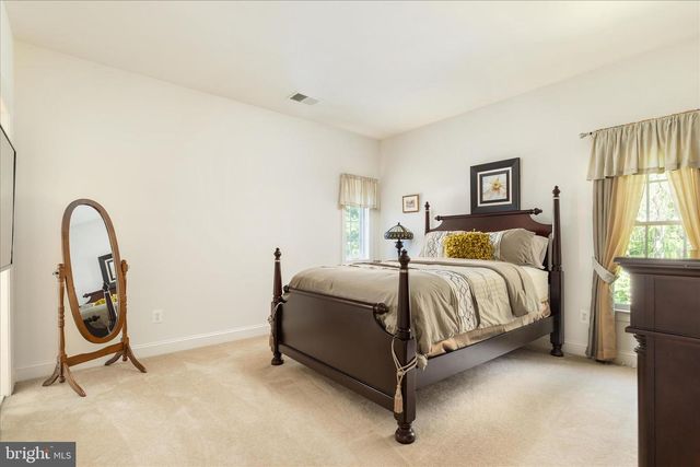8906 LAUREL OVERLOOK DR, Lorton, VA 22079