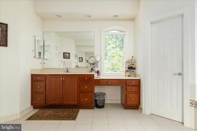 8906 LAUREL OVERLOOK DR, Lorton, VA 22079
