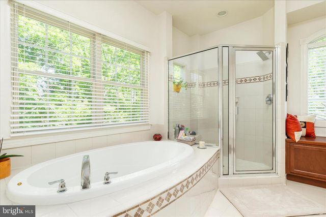 8906 LAUREL OVERLOOK DR, Lorton, VA 22079