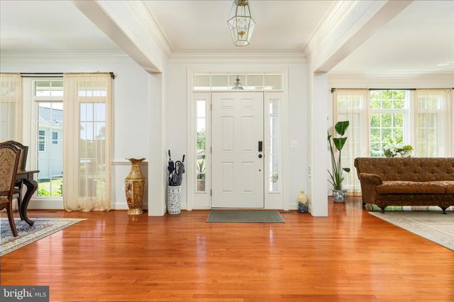 8906 LAUREL OVERLOOK DR, Lorton, VA 22079