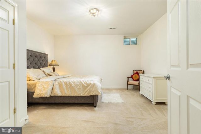 8906 LAUREL OVERLOOK DR, Lorton, VA 22079