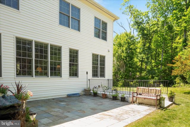 8906 LAUREL OVERLOOK DR, Lorton, VA 22079