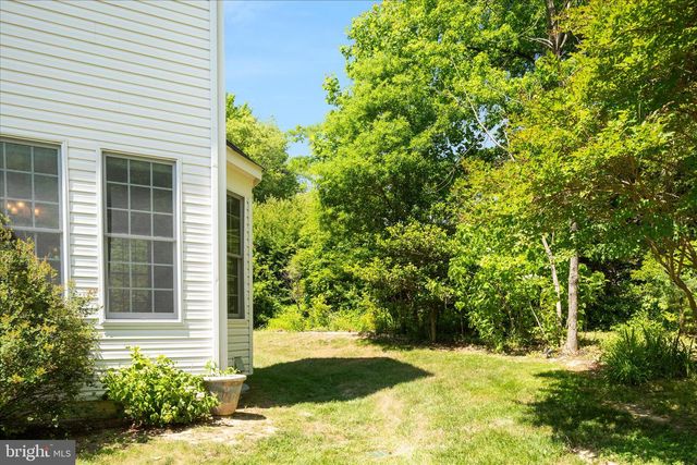 8906 LAUREL OVERLOOK DR, Lorton, VA 22079
