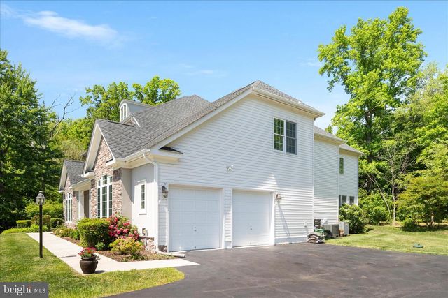 8906 LAUREL OVERLOOK DR, Lorton, VA 22079