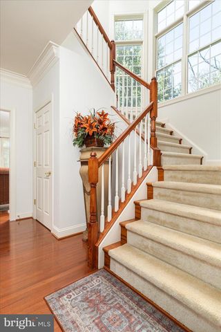 8906 LAUREL OVERLOOK DR, Lorton, VA 22079