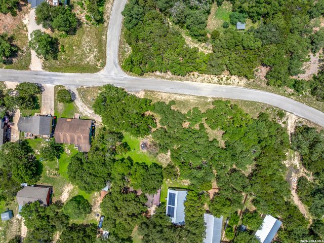 1781 Trailridge Dr, Canyon Lake, TX 78133