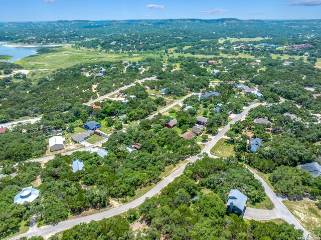 1781 Trailridge Dr, Canyon Lake, TX 78133