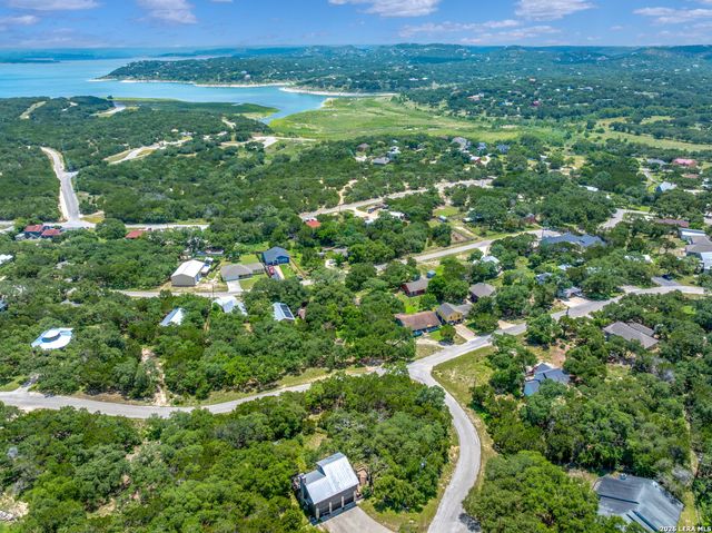 1781 Trailridge Dr, Canyon Lake, TX 78133