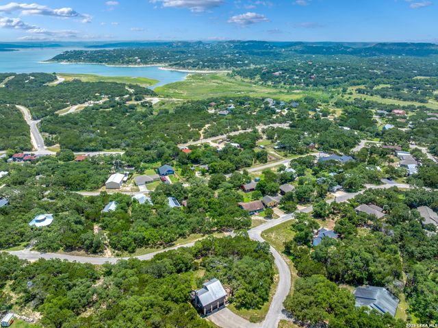 1781 Trailridge Dr, Canyon Lake, TX 78133