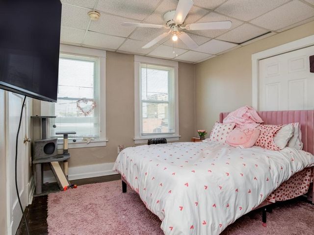 282 9th St, Ambridge, PA 15003