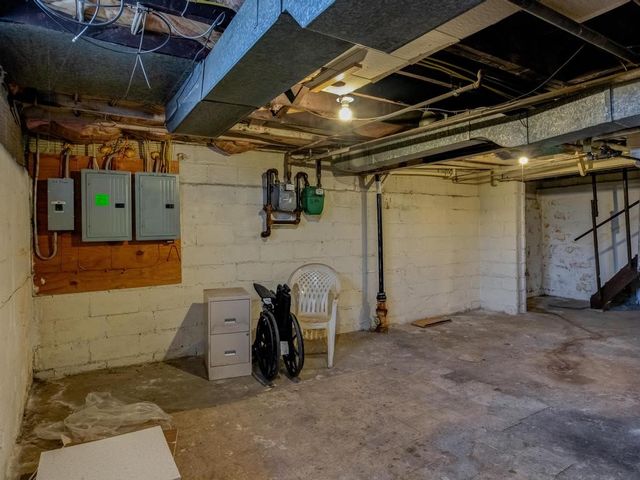 282 9th St, Ambridge, PA 15003