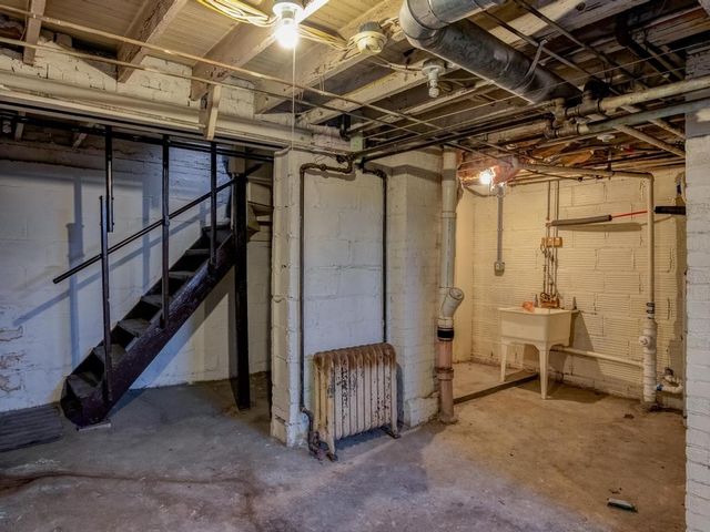 282 9th St, Ambridge, PA 15003
