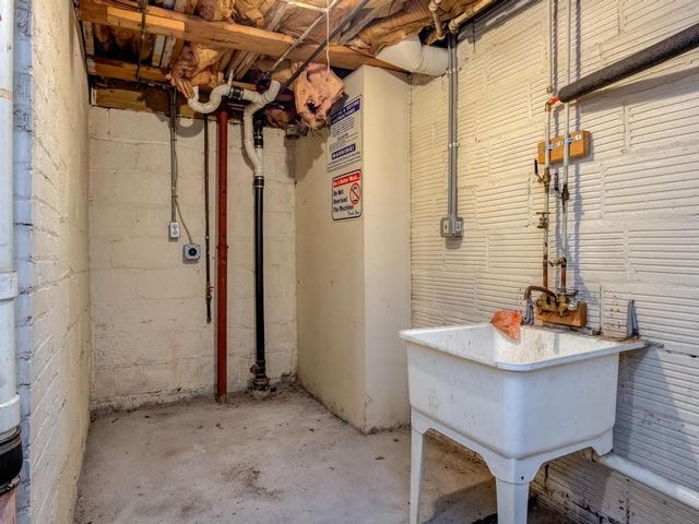 282 9th St, Ambridge, PA 15003