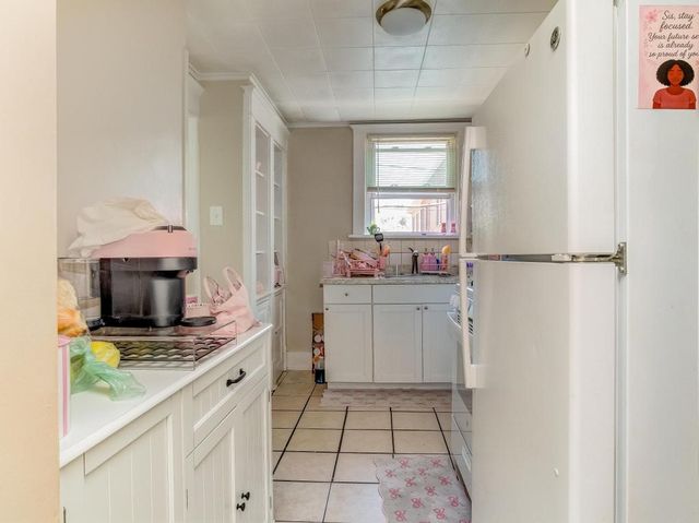 282 9th St, Ambridge, PA 15003