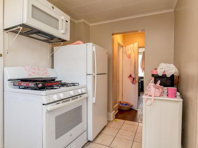 282 9th St, Ambridge, PA 15003