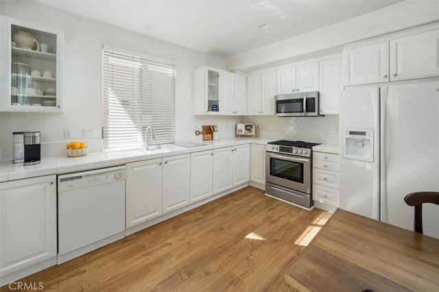 27162 Westview, Valencia, CA 91354