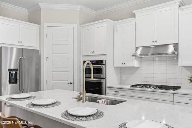 275 FRESHWATER Drive, St. Johns, FL 32259
