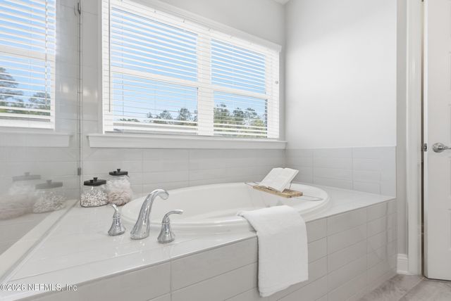 275 FRESHWATER Drive, St. Johns, FL 32259