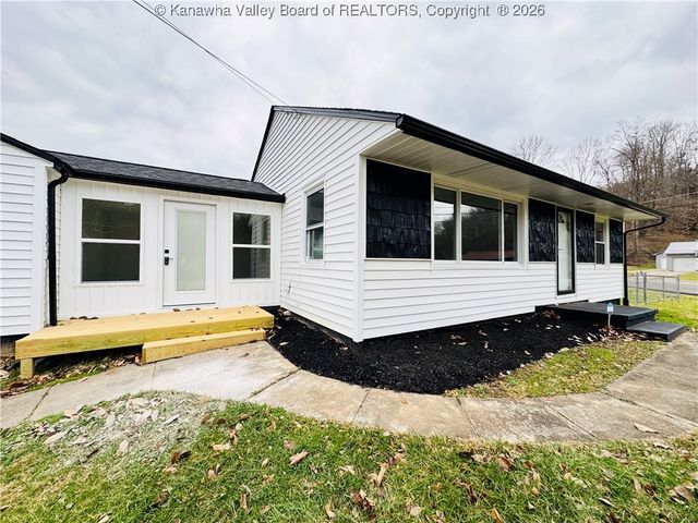 101 Riverview Drive, St Albans, WV 25177