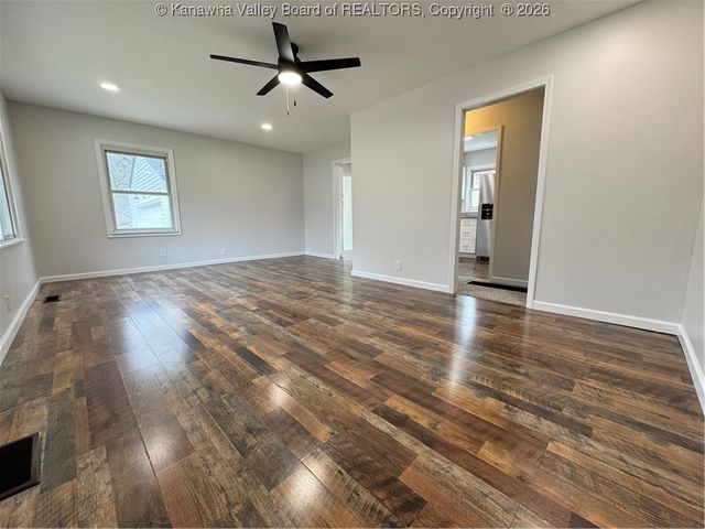 101 Riverview Drive, St Albans, WV 25177