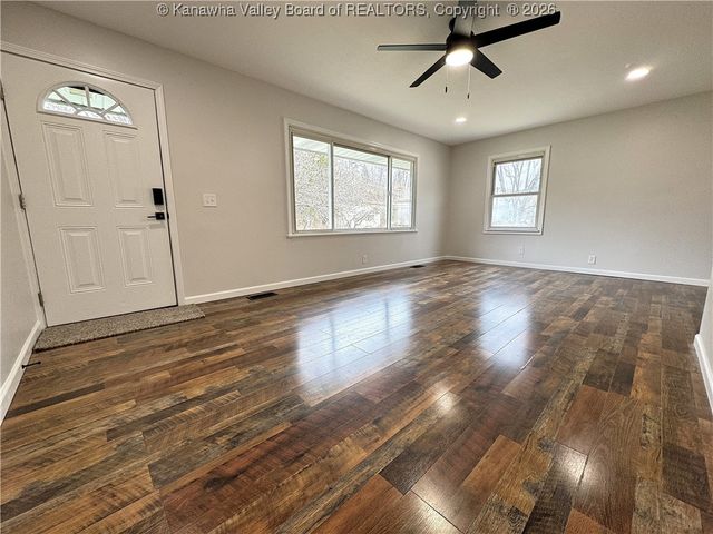 101 Riverview Drive, St Albans, WV 25177