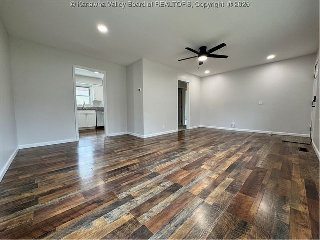 101 Riverview Drive, St Albans, WV 25177